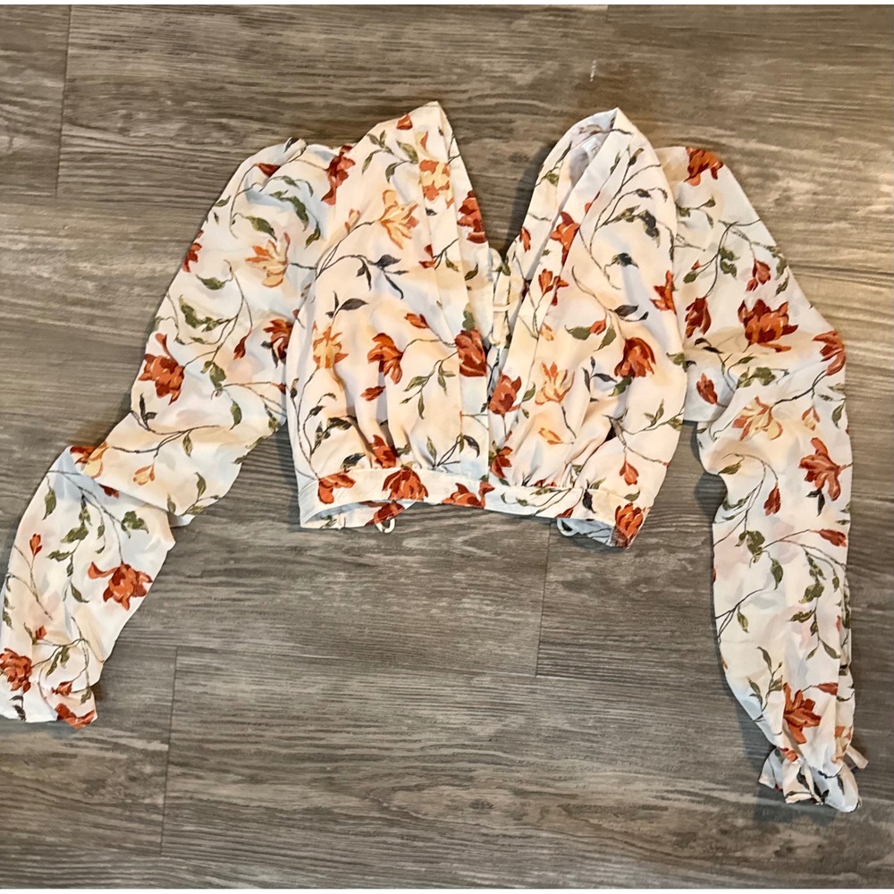 Blush Floral Long Sleeve Lace Up Crop Top Size Small